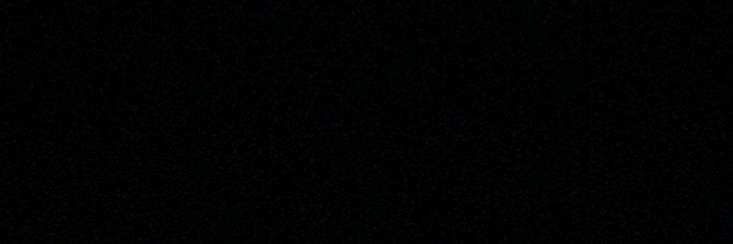 VIXEN | Vampire VTuber 🦇🥀🕯️ banner